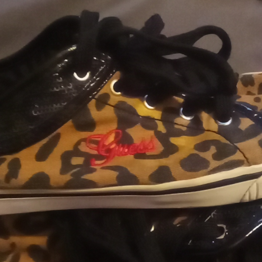 Guess Leopard tan and black vintage sequined tennis shoes size 8.5M